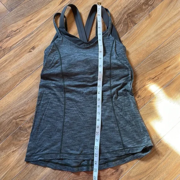Size 6 Lululemon fitted tank - Picture 3 of 8